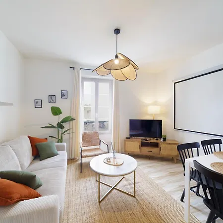 6pers Cinéma - Proche Centre Ville- Stationnement Gratuit Appartement *